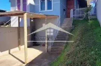 Excelente oportunidade em colombo - casa à venda no bairro guarani!*  descubra o seu novo lar nesta aconchegante casa com:   3 quartos*: espaço sufici