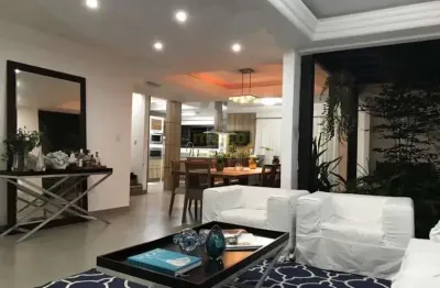 Casa 3 suítes mobiliada em condomínio fechado no ariribá em bc