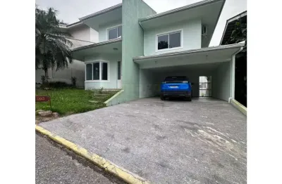 Casa para locação anual no bairro ariribá em balneário camboriú