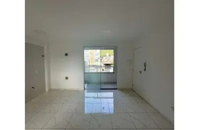 Apartamento com 2 dormitórios e sacada com churrasqueira a venda