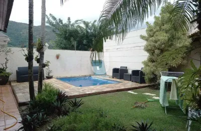 Casa com 3 quartos à venda na Dos Manacás, 31, Retiro das Fontes, Atibaia