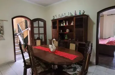 Casa   4 dormitórios, sendo 1 suíte à venda no centro de atibaia