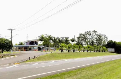Casa de alto padrão à venda, com 1200m² de terreno, 4 quartos, 4 banheiros e piscina, no condomínio colinas do piracicaba