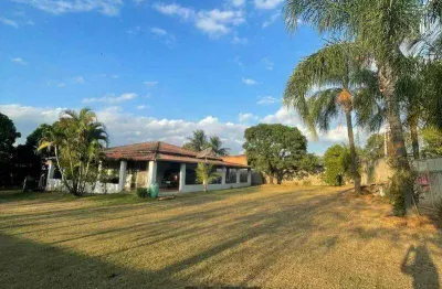 Chácara à venda de 1.545m² com 3 quartos, sendo 1 suíte, e 3 banheiros no chácaras veneza