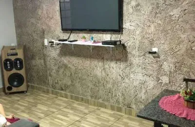 Casa à venda de 175m² com 3 quartos, 1 banheiro e 2 vagas de garagem, localizada no bairro balbo