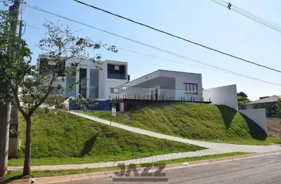 Belíssima casa em condomínio fechado com segurança 24 horas em atibaia