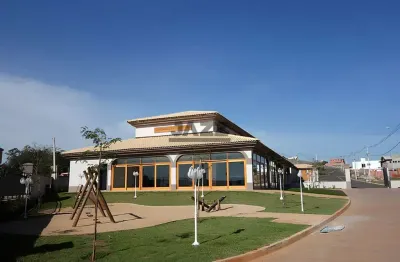 Casa à venda no condomínio reserva das paineiras, com 200 m², três quartos, três banheiros, mobiliada e com quatro vagas de garagem