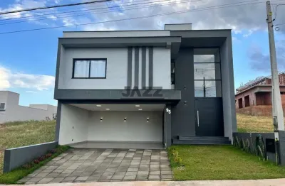 Sobrado à venda no condomínio soleil, com 260m² de terreno, 3 quartos, 3 banheiros, piscina e 4 vagas de garagem