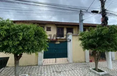Casa a 180 metros da praia em condomínio-bertioga/sp