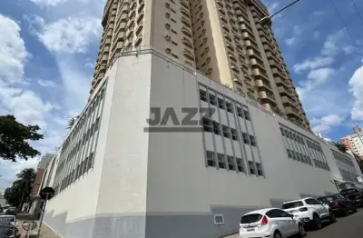 Apartamento à venda de 145 m², com 3 quartos, 4 banheiros e 2 vagas de garagem no edifício albatroz