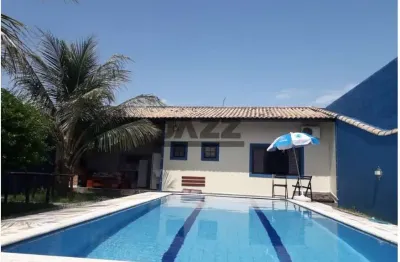 Casa espaçosa com piscina à venda no porto novo - caraguatatuba!