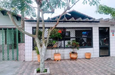Casa isolada à venda no jardim imperador - 250m² - lado praia com edícula - conforto, espaço e estilo!