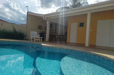 Casa à venda - 400 m² de construção em terreno de 550 m² no estancia paraiso.