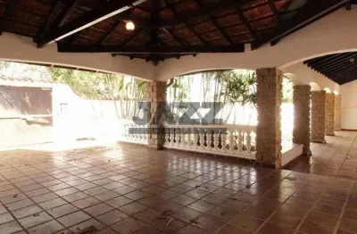 Casa térrea avarandada em terreno amplo na cidade universitária - barão geraldo