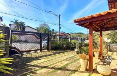 Bela casa térrea com 4 quartos ( 2 suites ) , quintal, jardim ,  na cidade universitária
