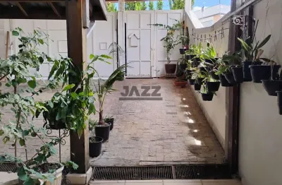 Casa ampla com 5 dormitórios e  400m² de cosntrução na vila petrópolis em atibaia-sp