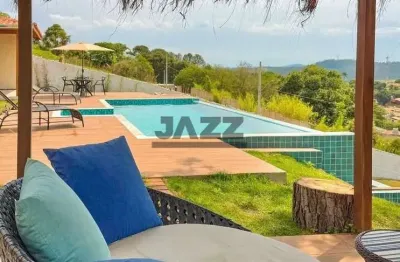 Chácara com 4 suítes,  240m² de área construída e excelente localização em atibaia