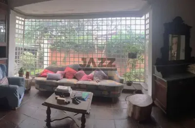 Casa à venda no jardim chapadão campinas - 493 m² de terreno, 306 m² privativos, 3 dormitórios e muito espaço.