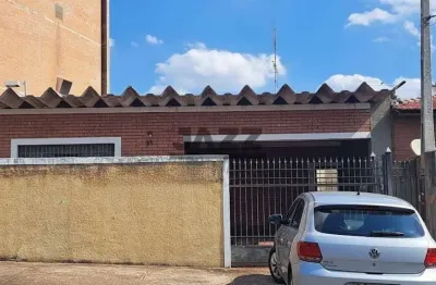 Uma joia térrea de tijolinho à vista, à venda no jardim chapadão