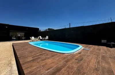 Chácara à venda no pau queimado, com 150 m², dois quartos, dois banheiros, piscina, quintal e cinco vagas de garagem