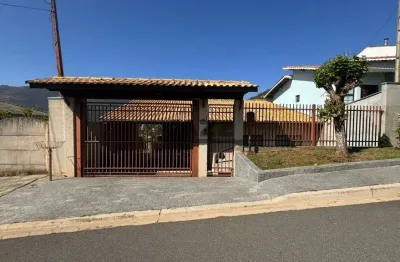 Casa Térrea  com Vista Panorâmica para a Pedra Grande - Atibaia