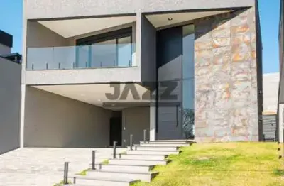Casa  com  3 suítes, 232 m² de área privativa, Localizada no  condomínio no Eurovile II em Bragança Paulista/SP