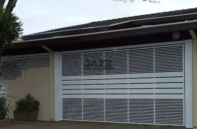 Casa  com piscina e área gourmet à venda no Bosque dos Eucaliptos - São José dos Campos
