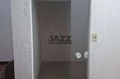 Sala Comercial para Locação com Área Externa - Rua Vilaça- Centro - 22m²