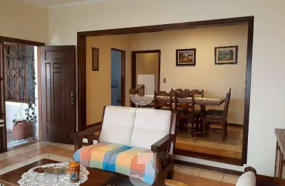 Casa com 3 quartos à venda na Ipê, 243, Vila Thais, Atibaia