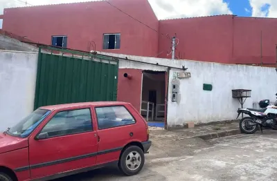 Casa com 3 quartos para alugar na Rua Rita de Cássia Monteiro Lisboa, 370, São Benedito, Conselheiro Lafaiete