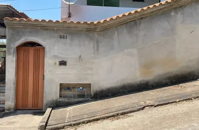 Casa com 3 quartos para alugar na Rua Alfa, 861, Barreira, Conselheiro Lafaiete