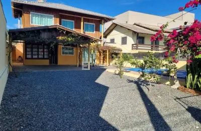 Casa com 3 quartos à venda na Avenida Alfredo Brunetti, 471, Armação, Penha