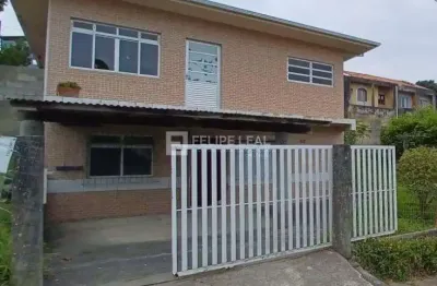 Casa com 04 dormitórios e 01 suíte em ipiranga  -  são josé/sc