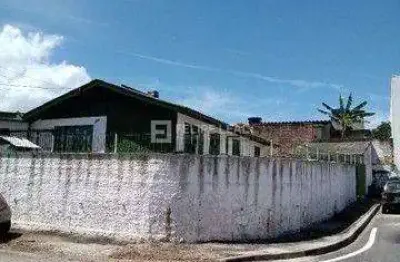 Casa de 3 dormitórios com amplo quintal em forquilhinhas  -  são josé