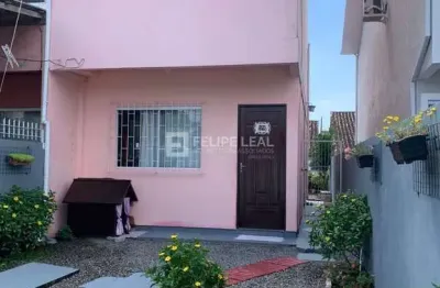 Casa com 2 quartos à venda na Rua Armando Martins Schnorrenberger, 494, Ceniro Martins, São José