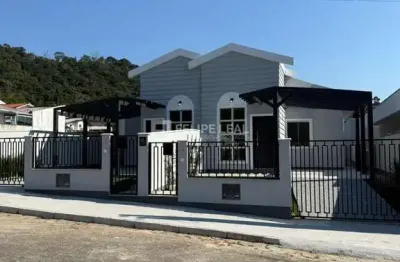 Casa  de 03 dormitórios sendo 01 suite em bom viver  -  biguaçu