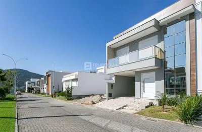 Casa em condomínio fechado com 3 quartos à venda na Avenida Deltaville, 150, Deltaville, Biguaçu