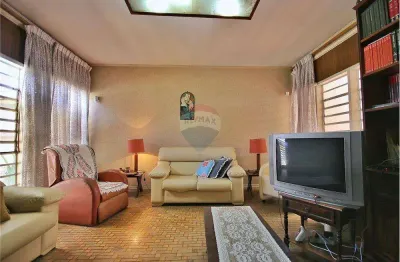 Re/max vende casa 3 quartos, sendo 01 suíte, sala 2 ambientes, copa, cozinha, jardim de inverno, 4 vagas, bairro botafogo - campinas / sp