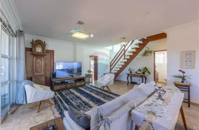 Remax vende casa / sobrado a venda no jardim das paineiras, com 03 suítes, salas e cozinhas integradas, 04 banheiros, 01 lavabo, 05 vagas de garage