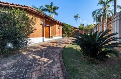 RE/MAX Vende Casa Térrea no Parque Xangrilá, 1.204 m2 de Área Total, Piscina, R$1.850.000,00