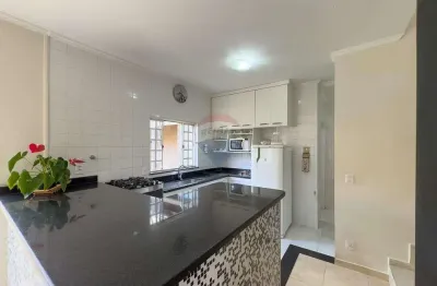 Re/max vende casa 138m² r$850.000 - 3 dormitórios, 1 suíte e closet, 3 salas, 4 vagas e área gourmet - parque prado campinas sp