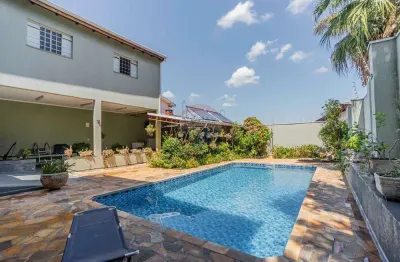 RE/MAX VENDE CASA - Residencial/Comercial - Parque das Universidades - 3 quartos suítes, 4 vagas, área gourmet, piscina, escritórios, lazer e conforto