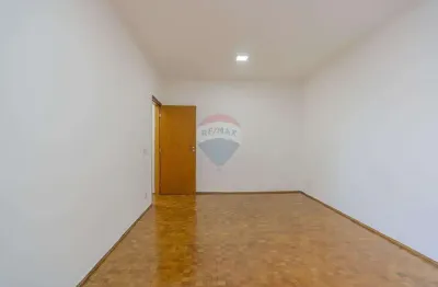 Remax vende apartamento 2 quartos, 2 banheiros, 1 vaga coberta, sala 2 ambientes, 3º andar - botafogo