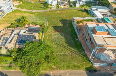 Re/max vende - terreno 810m2 com declive e vista permanente no condomínio terras de santa teresa - itupeva