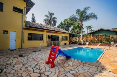 Chácara residencial, 4 quartos e 2 suítes, piscina, campo de futebol, área construída de 224,18m² e terreno 1.333,52 m² por r$1.250.000,00 – c