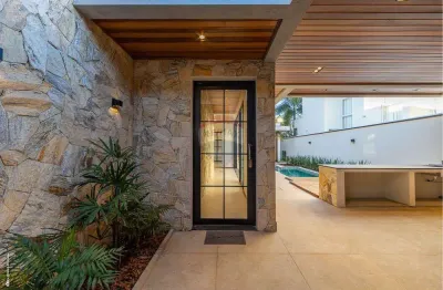 Re/max vende casa de condomínio, 4 suítes, 4 vagas, 359m², residencial villa lobos, parque brasil,  paulínia, sp r$2.500.000,00