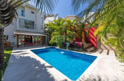 RE/MAX Vende Casa em Condomínio R$ 2.494.000 - 550m², 4 suítes, 5 banheiros, 4 vagas  - Parque Prado, Campinas, SP