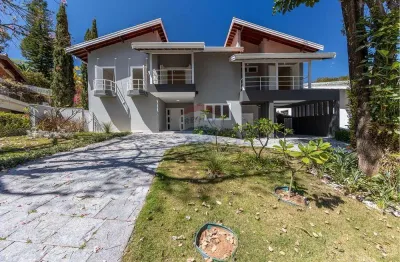 Re/max vende luxuosa casa em condomínio-  vinhedo: 5 suítes, piscina, lazer.