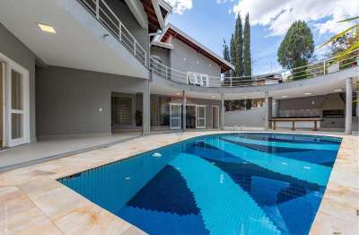 Re/max vende luxuosa casa em condomínio-  vinhedo: 5 suítes, piscina, lazer.