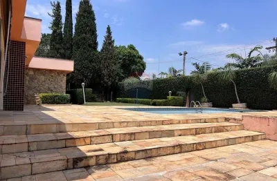 Re/max aluga casa comercial com mais de 1.000 m² de terreno, com 4 quartos, 3 banheiros, quintal gramado, jardim e piscina, no jd eulina, campinas.